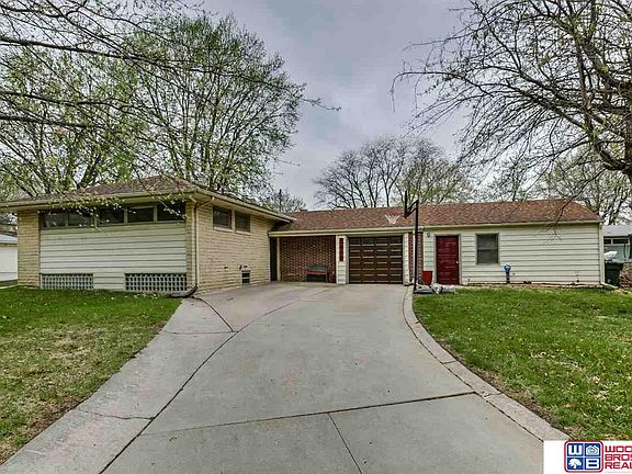 2nd image of 2845 Delhay Dr