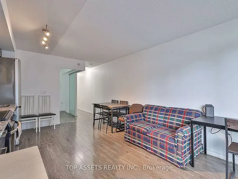 36 Lisgar St #518E — Photo 3