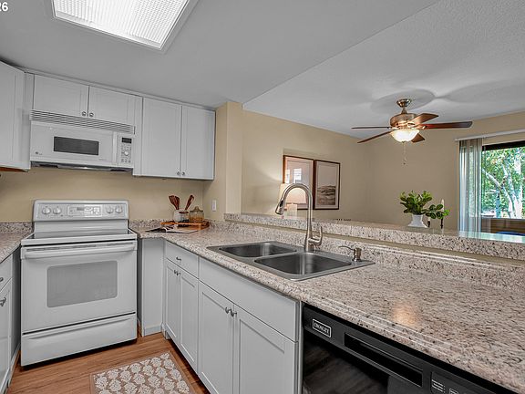 4th image of 9842 SE Talbert St