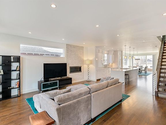 3rd image of 2648 Lowell Blvd