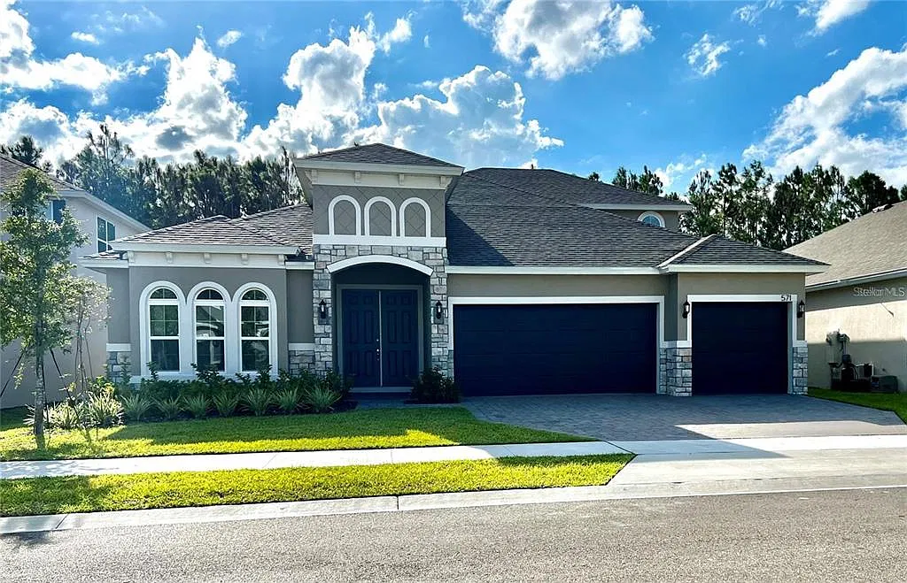 5 bed, 4.0 bath, 2945 sqft, $3,100 — Photo 1