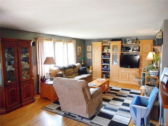 5th image of 170 Lou Ann Dr