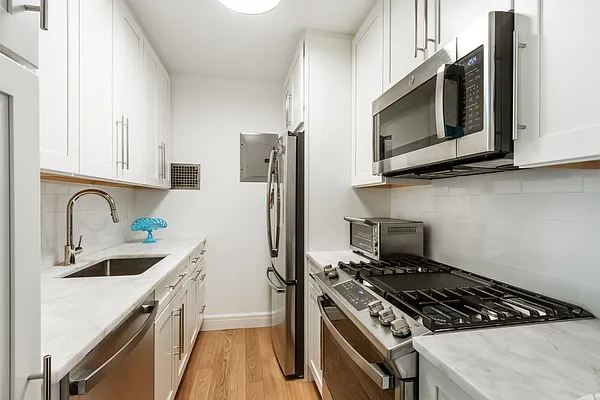 Rented by Brown Harris Stevens | media 5