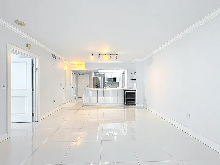 347 N New River Dr E #706 — Photo 17