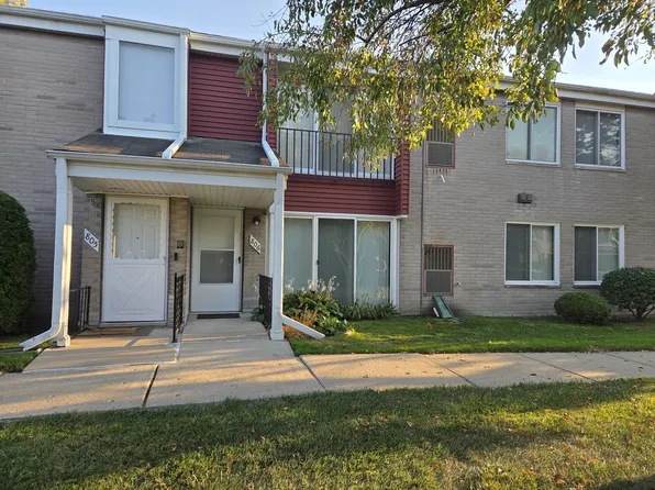 806 Sunset Ln, Saint Clair Shores, MI 48082