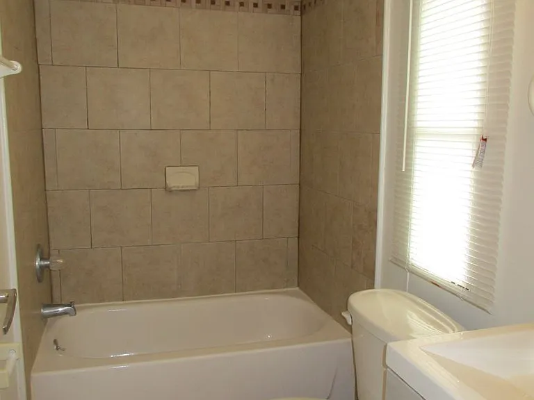 921 Seneca Dr — Photo 10