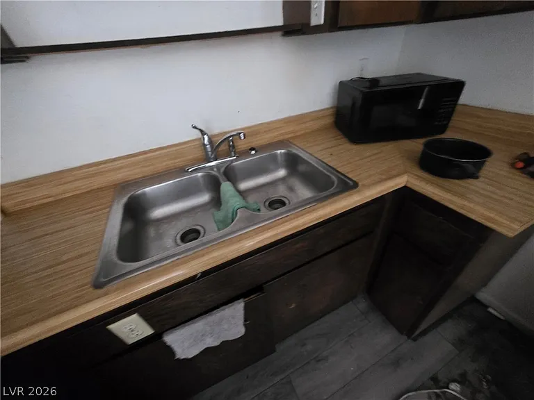 595 S Royal Crest Cir #18 — Photo 7