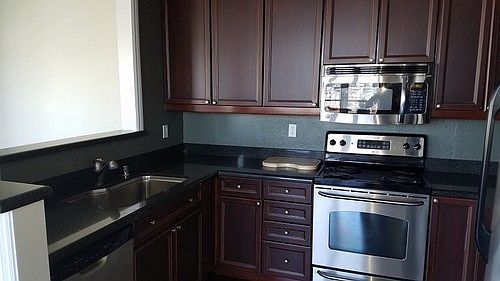 3rd image of 643 Carolina St