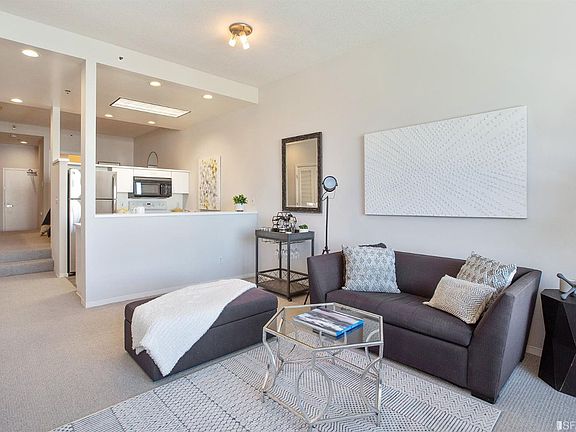 4th image of 220 Lombard St APT 519