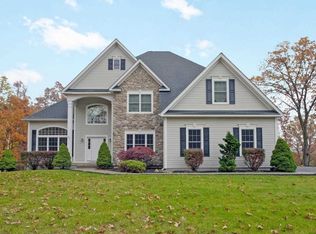 11 Newton Rd, Fishkill, NY 12524