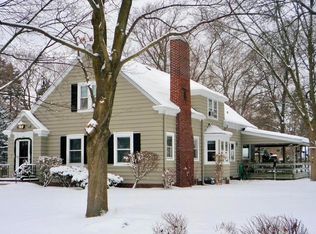 424 W River Front Dr, Glendale, WI 53217