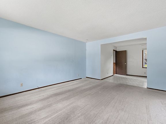 3rd image of 1410 Calvin St