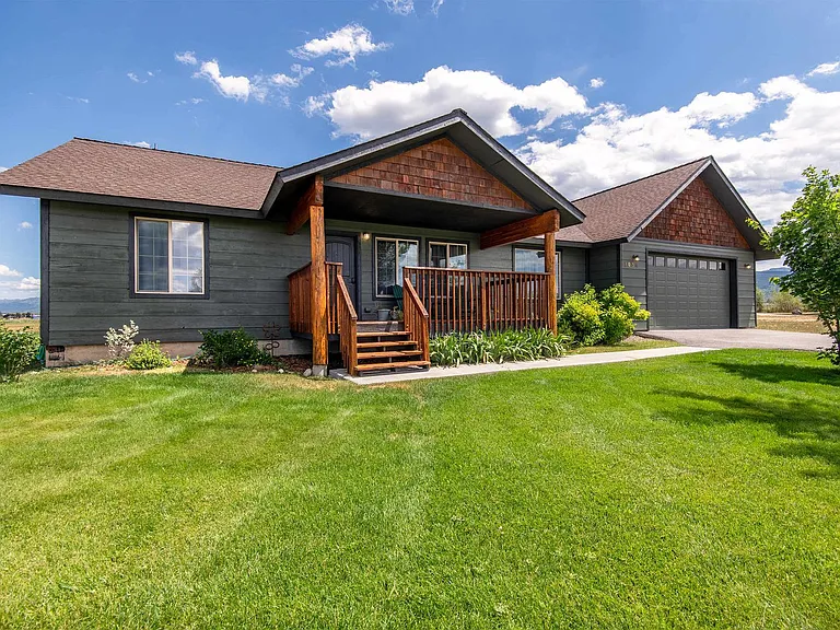 1054 Canoe Loop #ID1379480P — Photo 34
