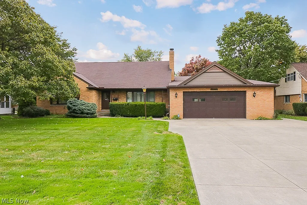 20770 Parkcliff Dr photo 1