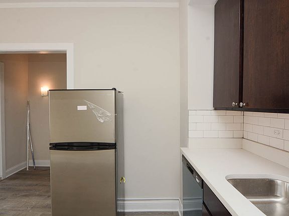4th image of 3335 W Diversey Ave APT 318