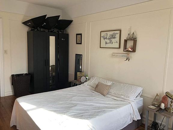 5th image of 2835 41st St APT B2