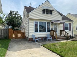 29204 Forest Grove Rd, Willowick, OH 44095