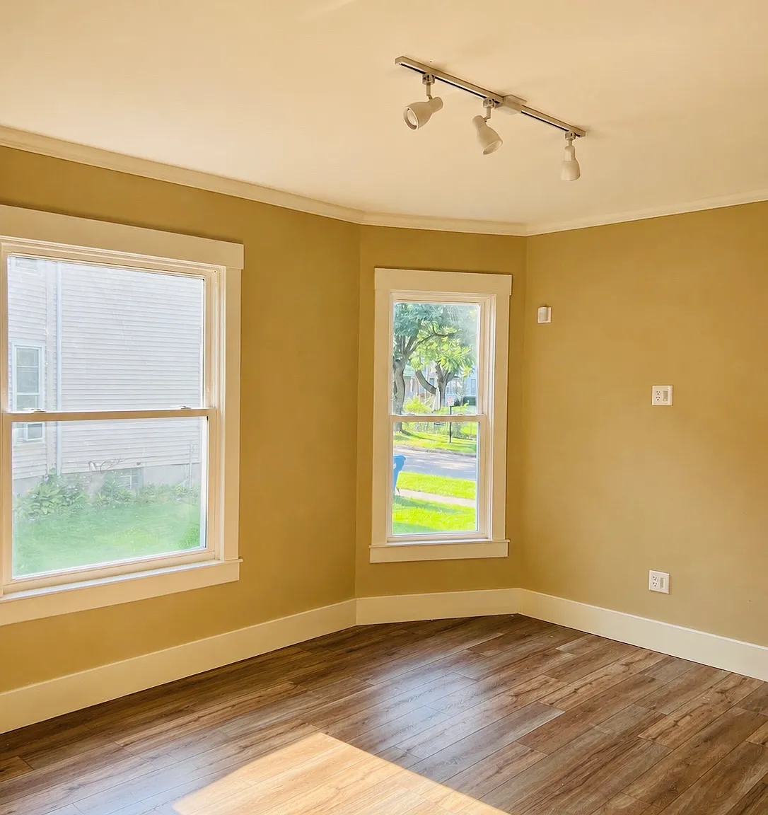 185 Columbia Ave — Photo 3