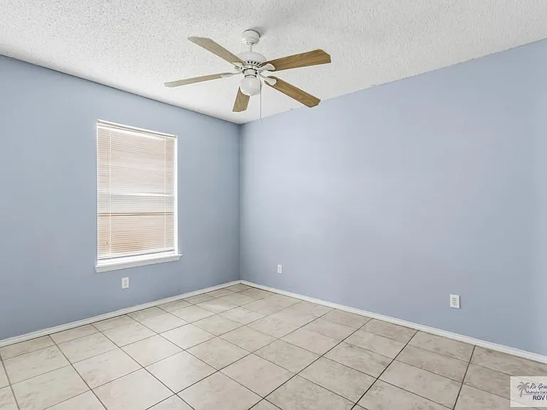 Llano Grande Ln — Photo 12