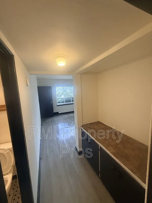 1 bed, 1.0 bath, 675 sqft, $950 — Photo 2