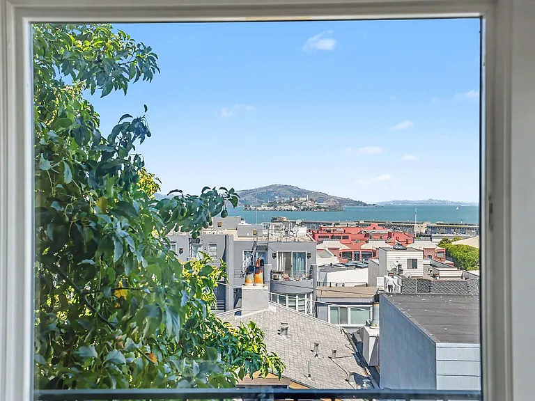 Renovated 3br W/ Dining Room. Views! Parking Avail., Free Laundry! — Photo 23