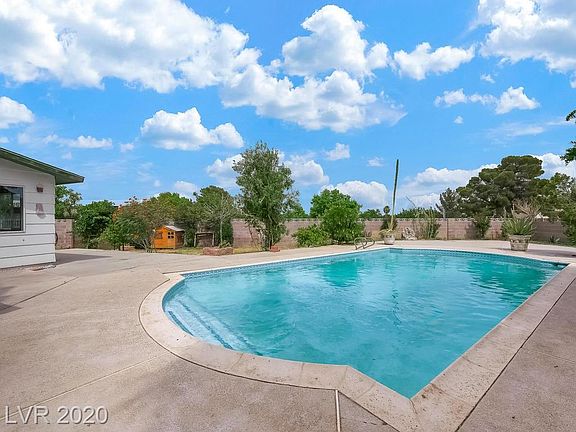 2nd image of 3860 Don Carlos Dr