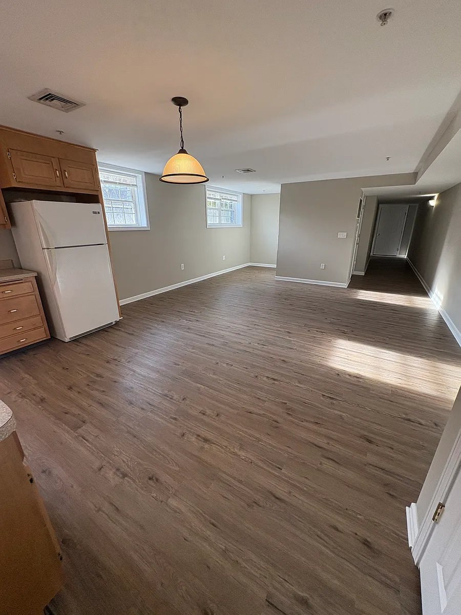 Building Photo - 208 S Cherry St #4