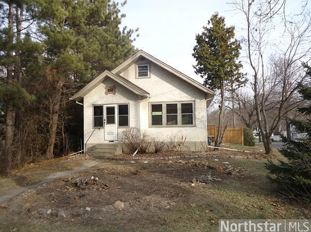 1st image of 214 Vincent Ave N