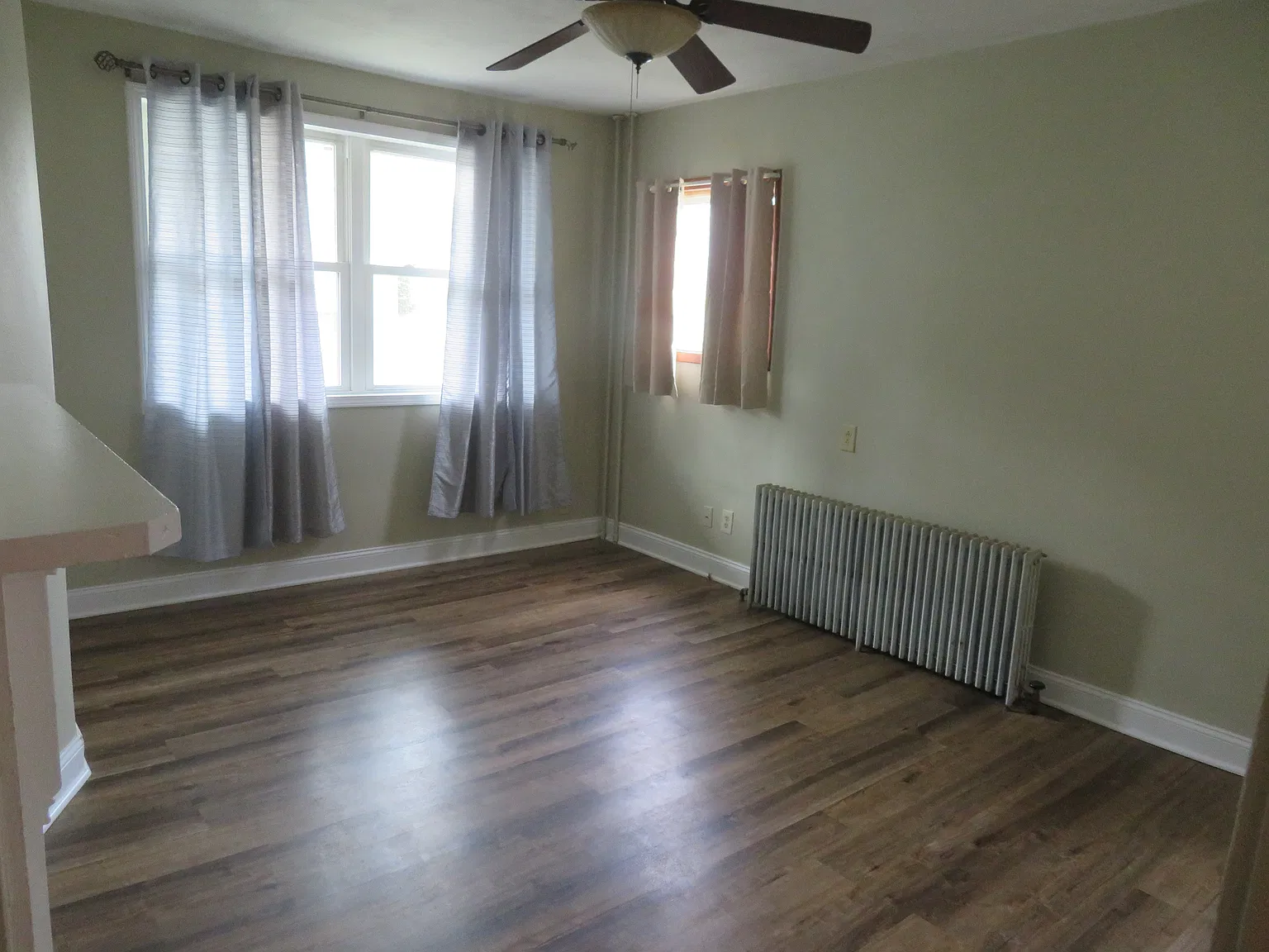 3 bed, 1200 sqft, $1,400 — Photo 2