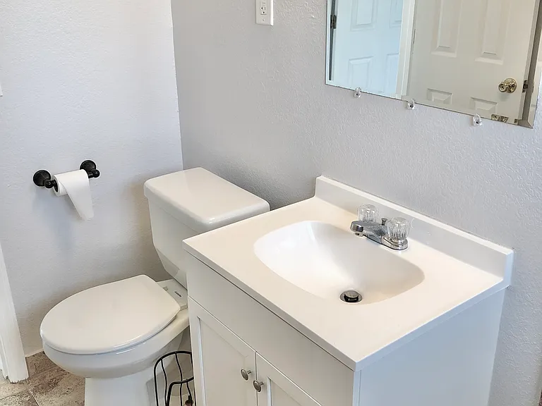 21451 Olean Blvd — Photo 9