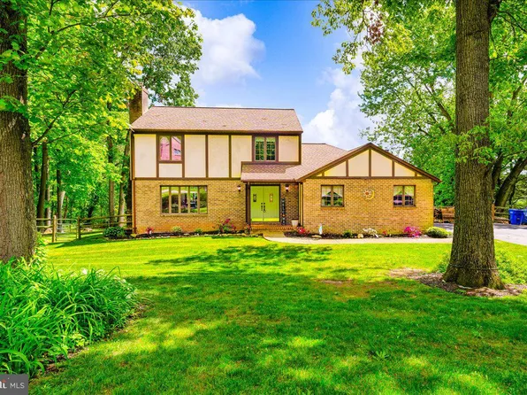 498 Oakwood Rd, New Freedom, PA 17349