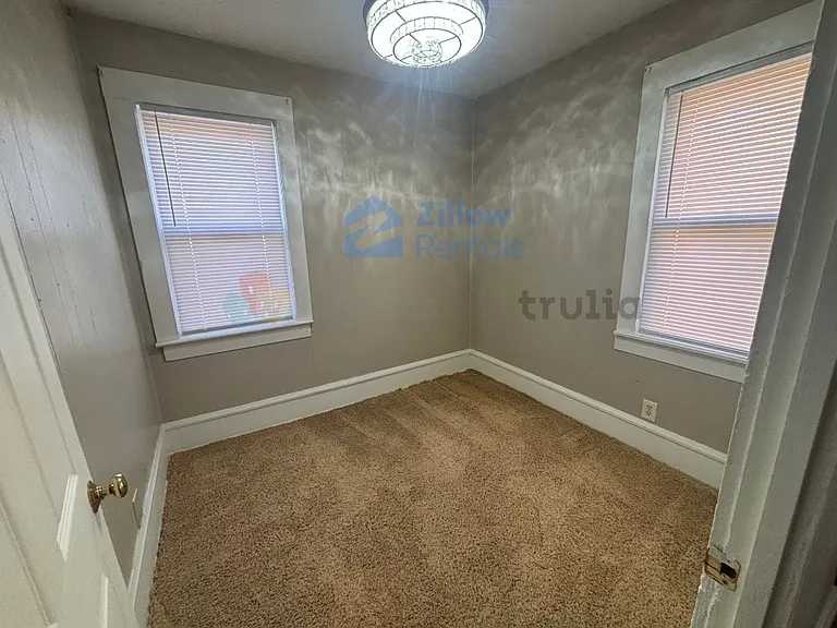 733 Montana Ave — Photo 10