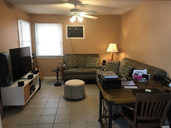 3rd image of 12 Mechanic St