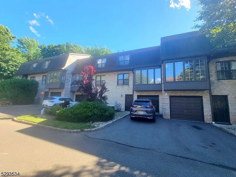 2 bed, 2.5 bath, 1432 sqft, $3,350 — Photo 3