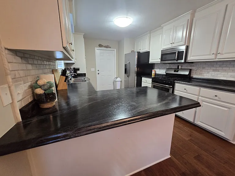 304 Jasmine Cir — Photo 11
