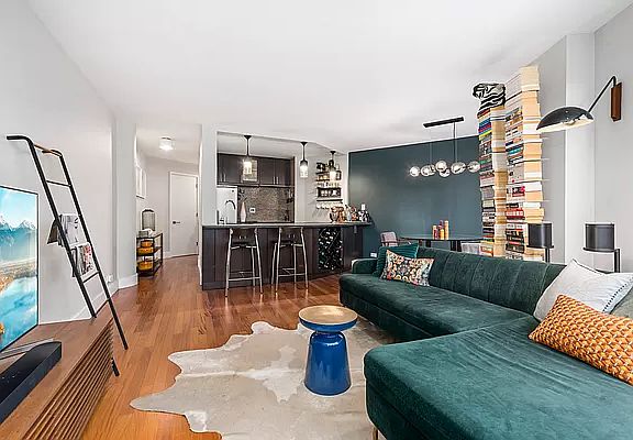 2nd image of 275 Greenwich St APT 6B