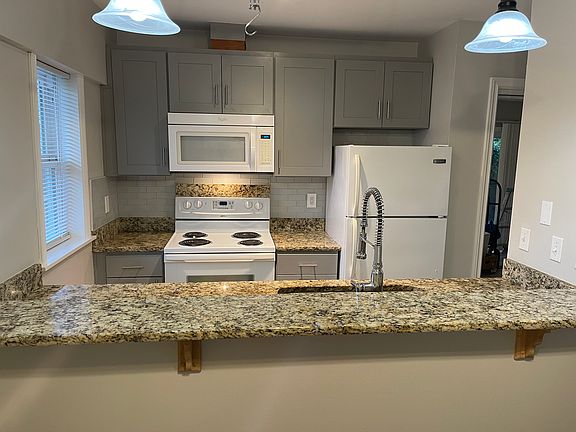 3rd image of 8710 Mary Ave NW APT 5
