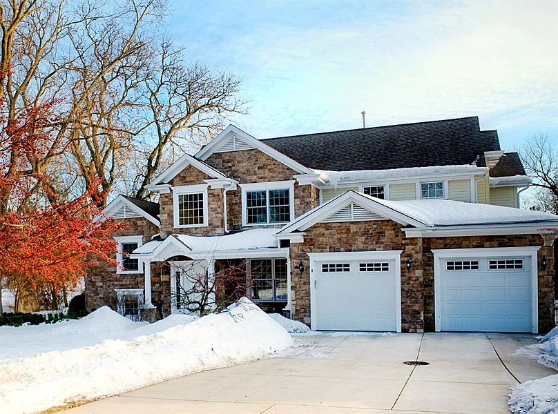 1st image of 9 W Kenilworth Ave