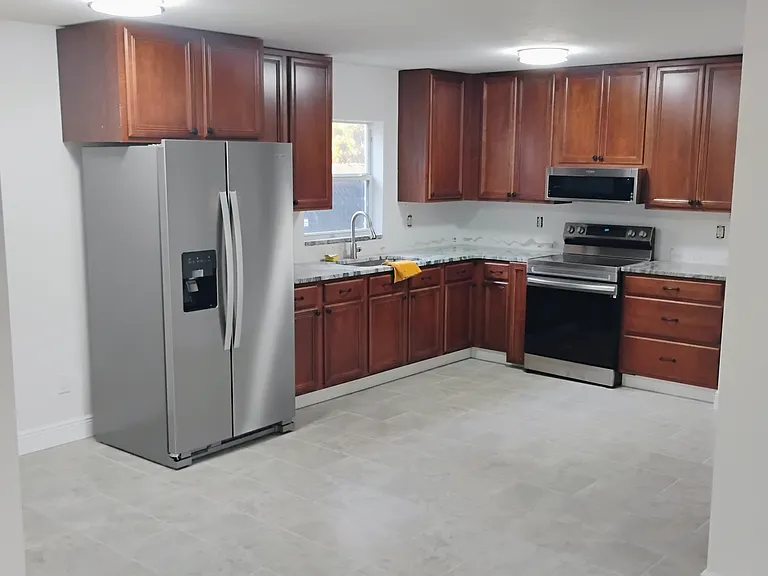 512 Fulton St — Photo 4