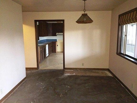5th image of 45 Woodvine Ln