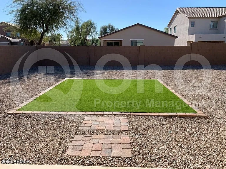 1265 E Kingman St — Photo 4