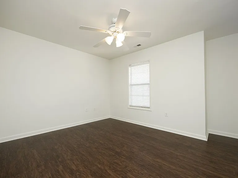 521 Renshaw Ct — Photo 21
