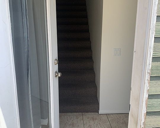 3rd image of 11809 Hamlin St #1