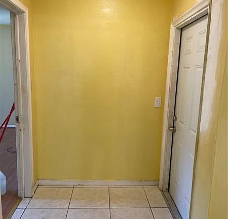4th image of 2339 NW 28th St #2
