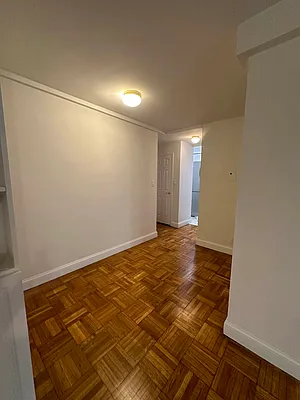 Rented by AZ REALTY NYC LLC | media 19