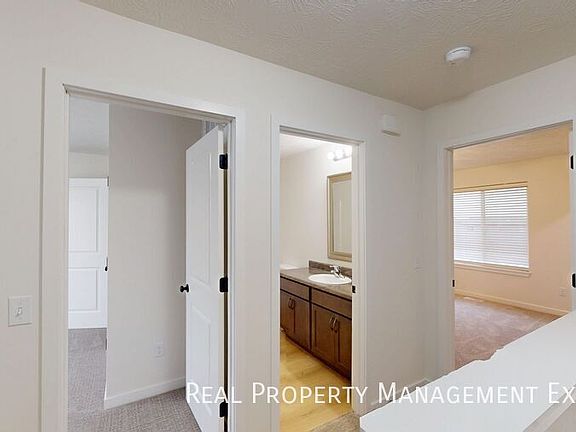 5th image of 9606 W Tunis Dr