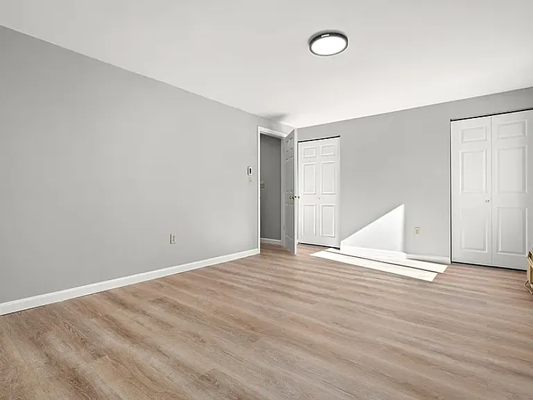 96 Main St #D5 — Photo 6