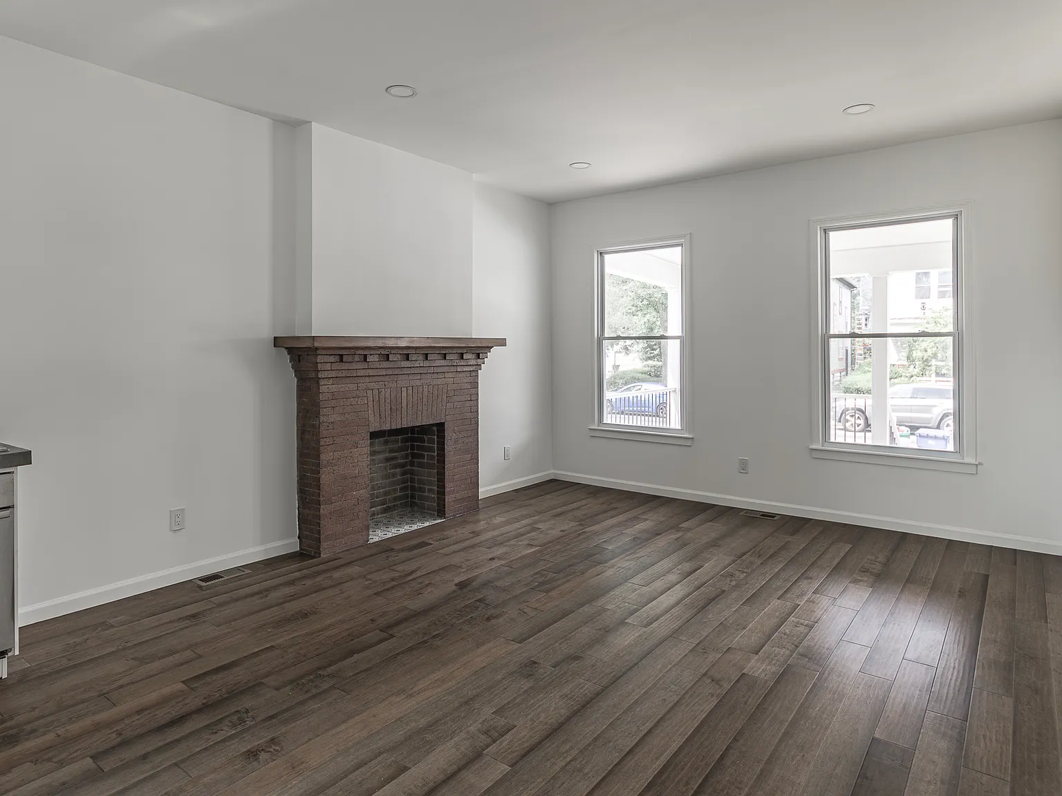3 bed, 1450 sqft, $2,100 — Photo 2