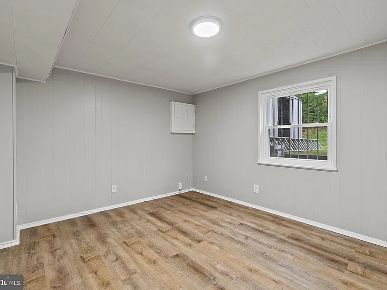 1110 Chiswell Ln — Photo 15