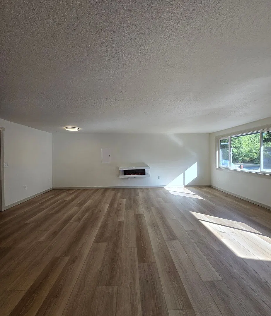 3 Bed, 2 Bath Castle Hill Home For Rent in Port Townsend! (Newly Remodeled) — Photo 4